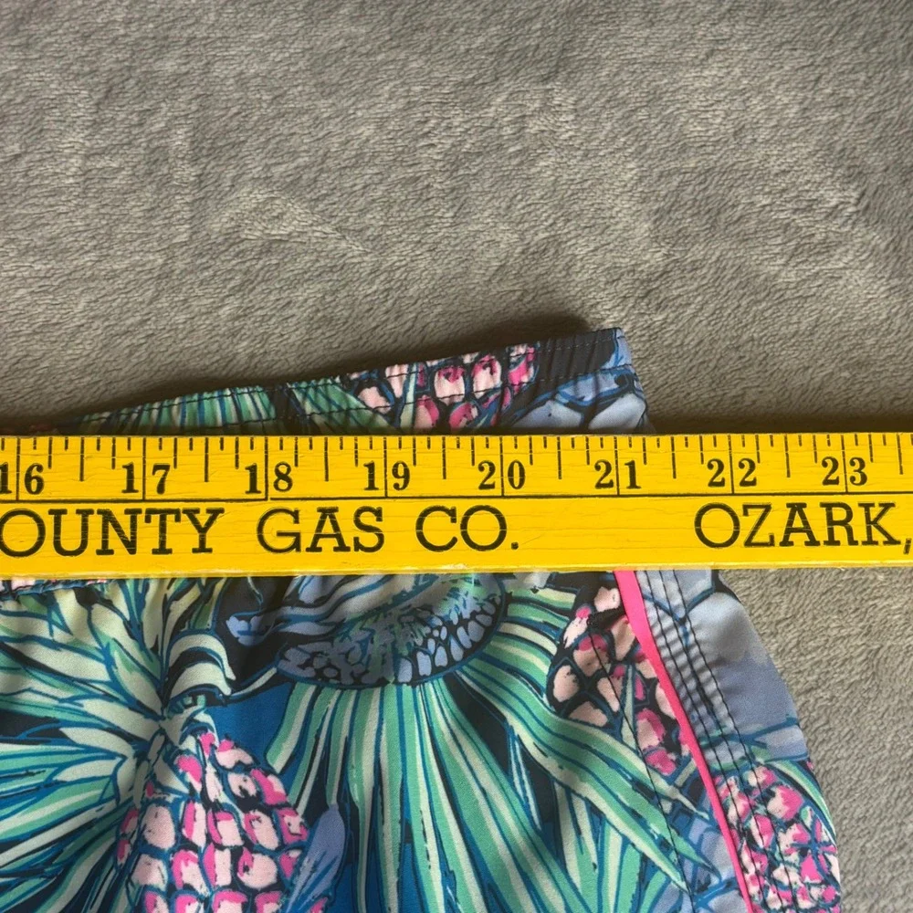 Vineyard Vines Swim Trunks Mens 2XL Blue Turtle Pineapple Tropical Board Shorts